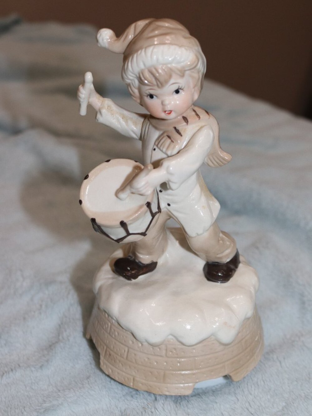 Vintage 1980s Drummer Boy ceramic music box. Like new.